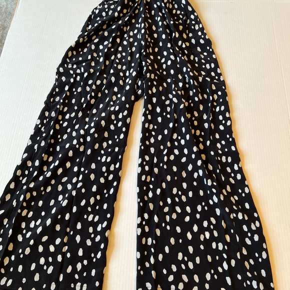 AMOUR VERT Sz XS Fantasia Washable 100% Silk Jumpsuit Black White NWT - Picture 7 of 16